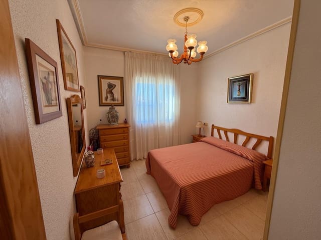 2 bedroom Bungalow for sale in Torrevieja with pool - € 127,000 (Ref: 9691320)