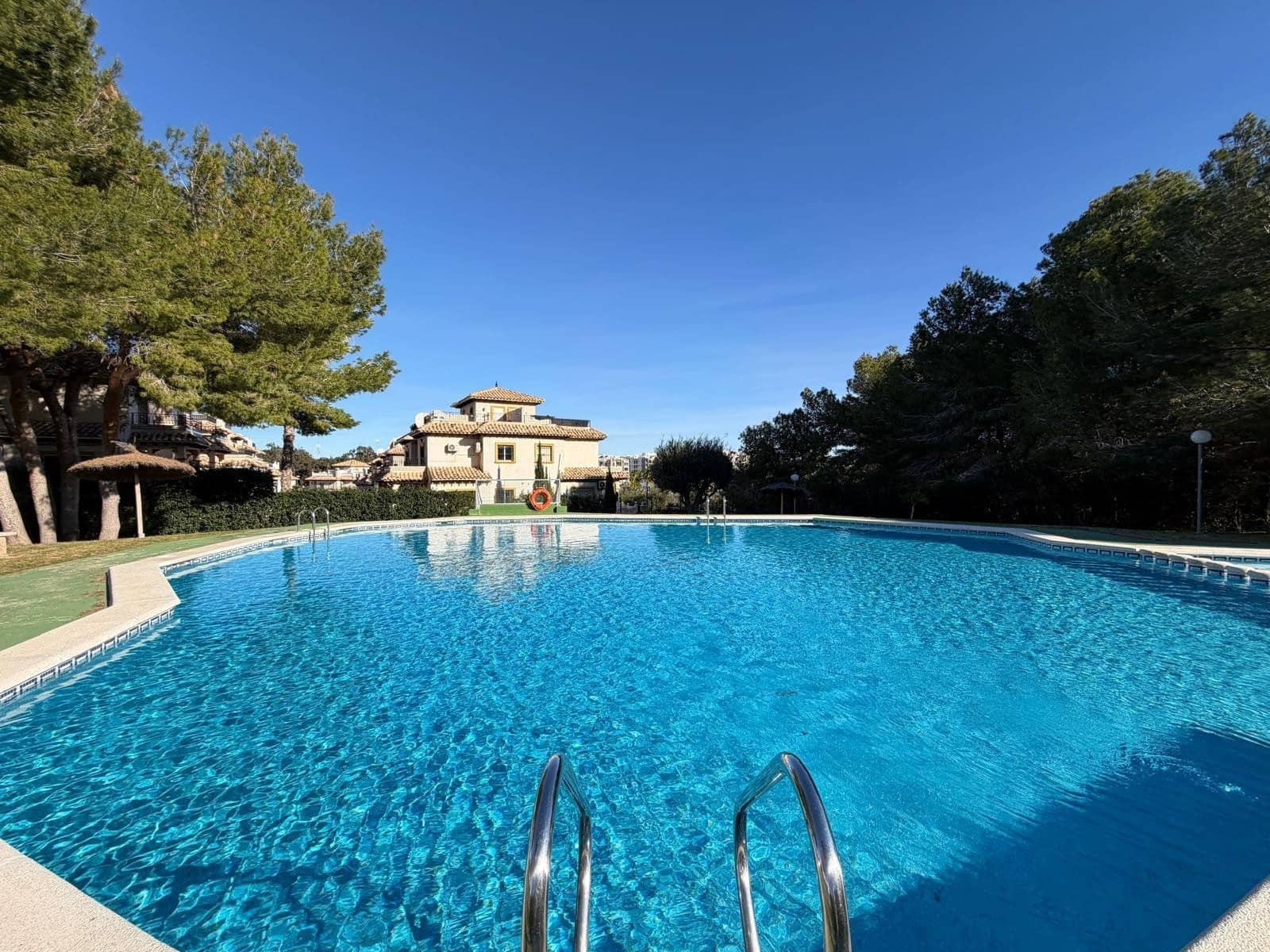 2 soverom Hus til salgs i Orihuela Costa med svømmebasseng - € 225 000 (Ref: 9691323)