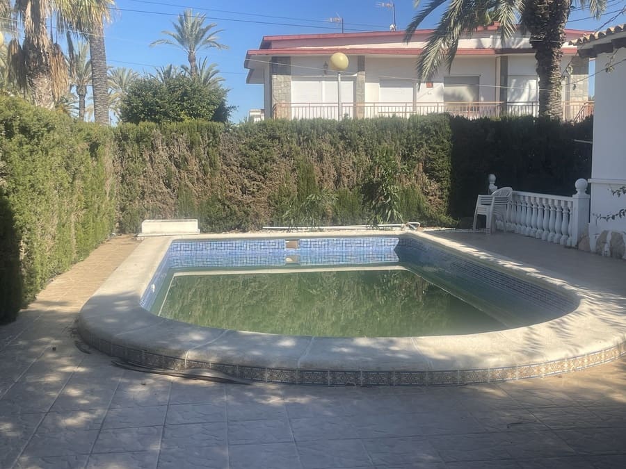 4 slaapkamer Villa te koop in Cabo Roig met zwembad - € 750.000 (Ref: 9694599)