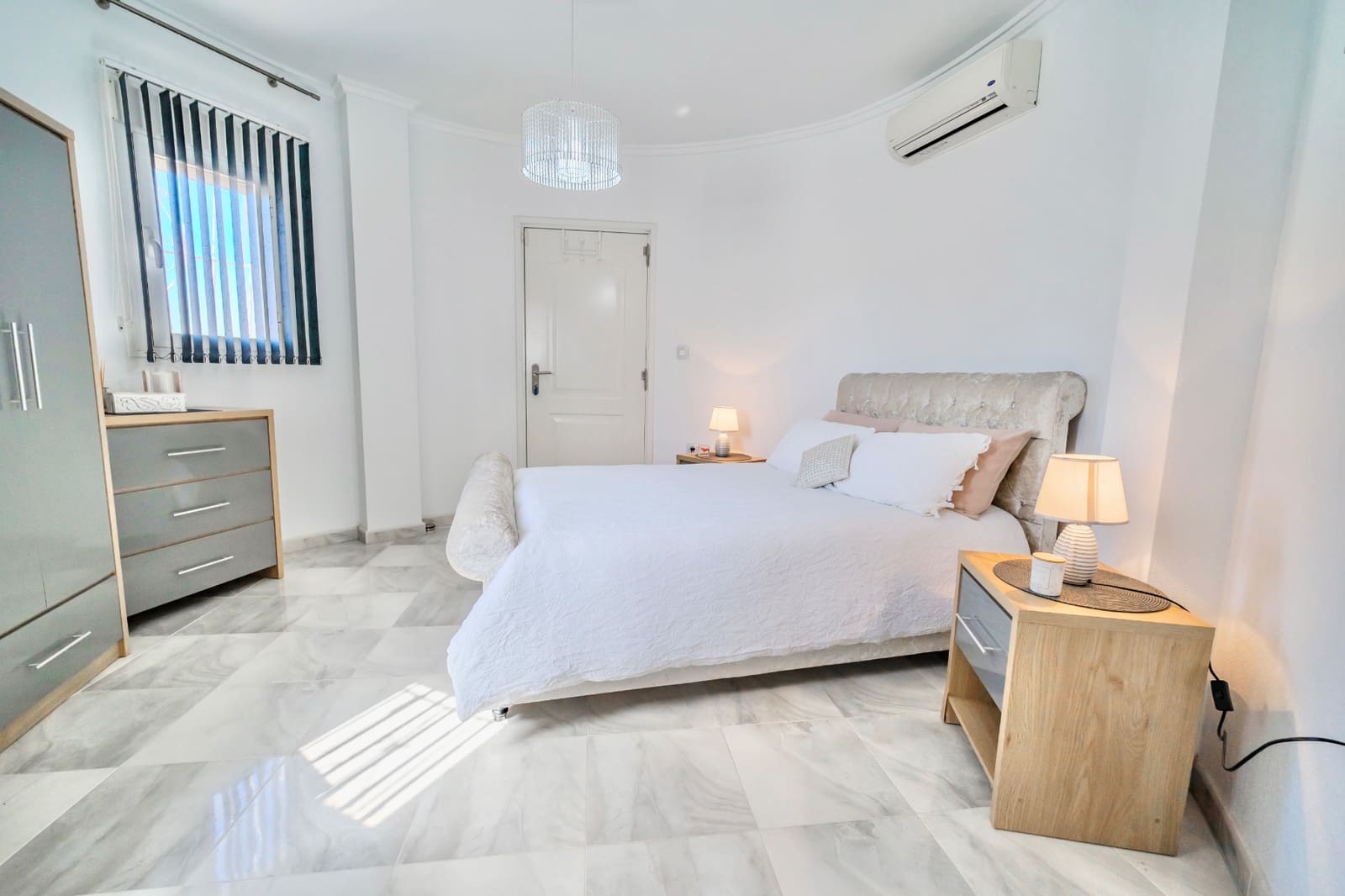 4 soveværelse Villa til salg i Ciudad Quesada med swimmingpool garage - € 630.000 (Ref: 9699118)