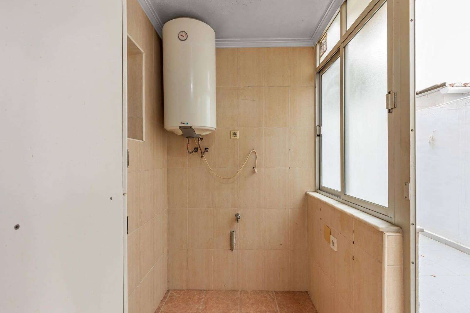 3 slaapkamer Flat te koop in Torrevieja - € 146.000 (Ref: 9713228)