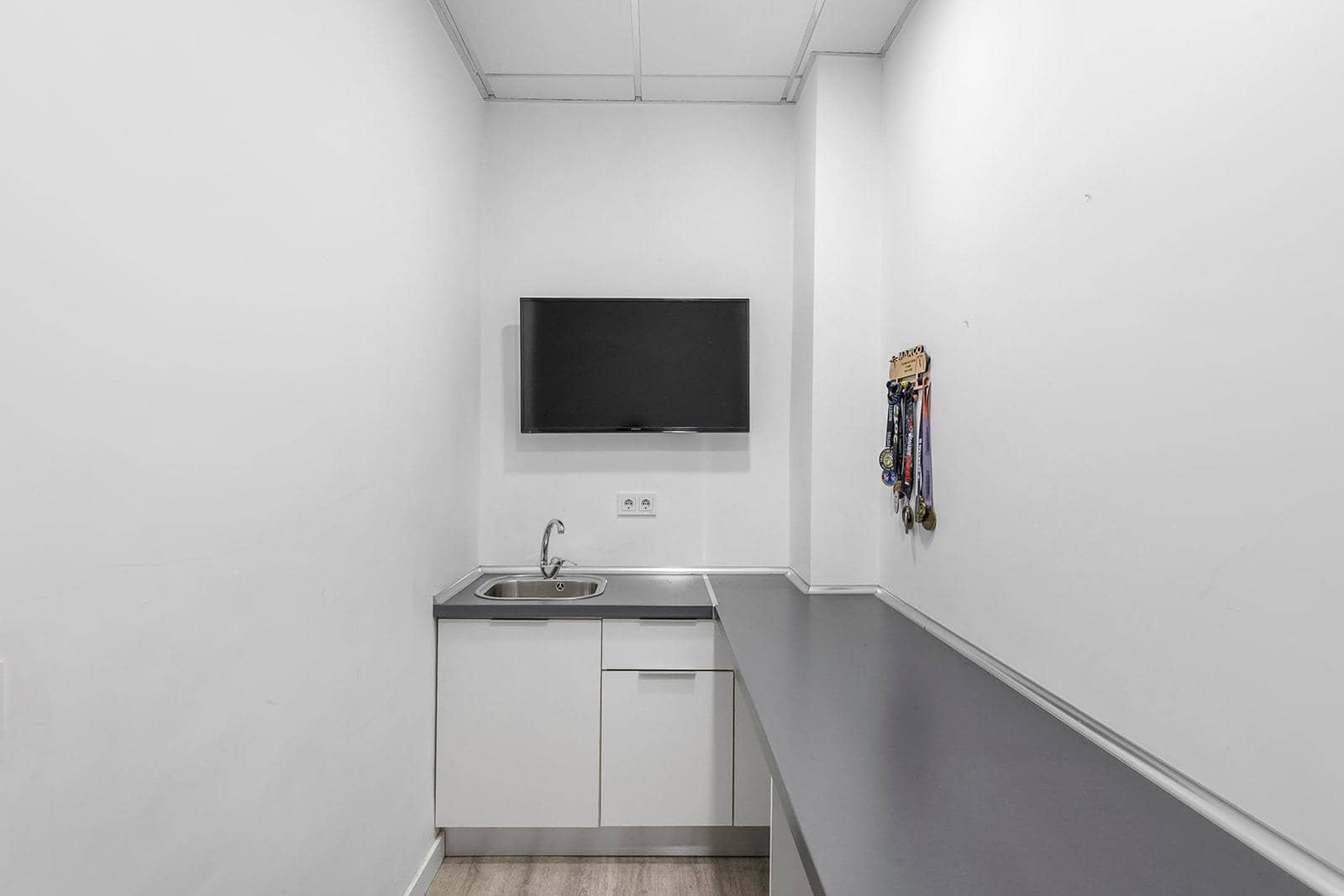 3 quarto Comercial para venda em Torrevieja - 127 260 € (Ref: 9713230)