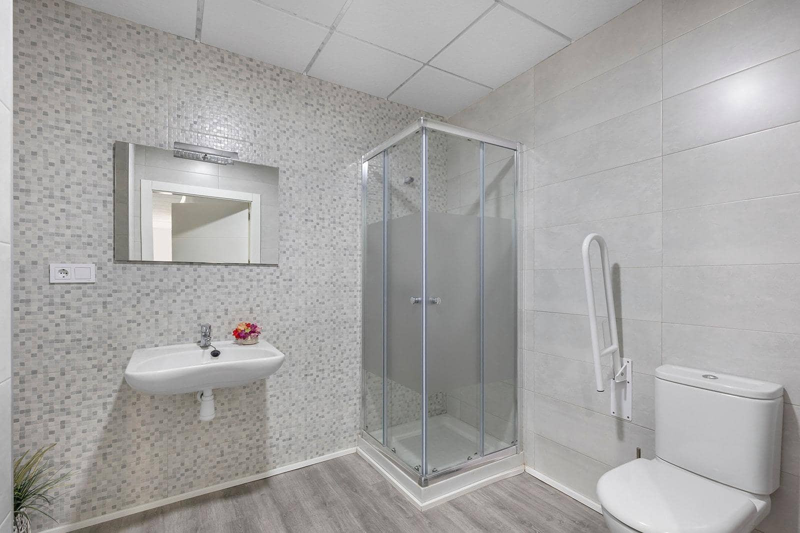 3 quarto Comercial para venda em Torrevieja - 127 260 € (Ref: 9713230)