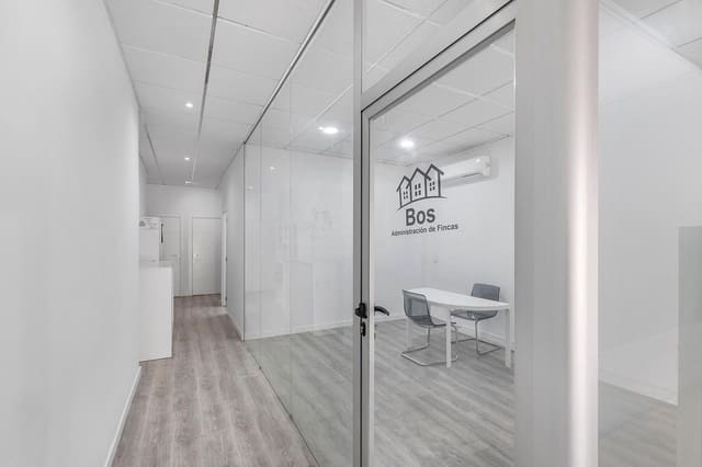 3 quarto Comercial para venda em Torrevieja - 127 260 € (Ref: 9713230)