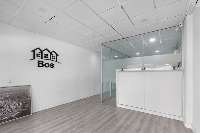 3 quarto Comercial para venda em Torrevieja - 127 260 € (Ref: 9713230)