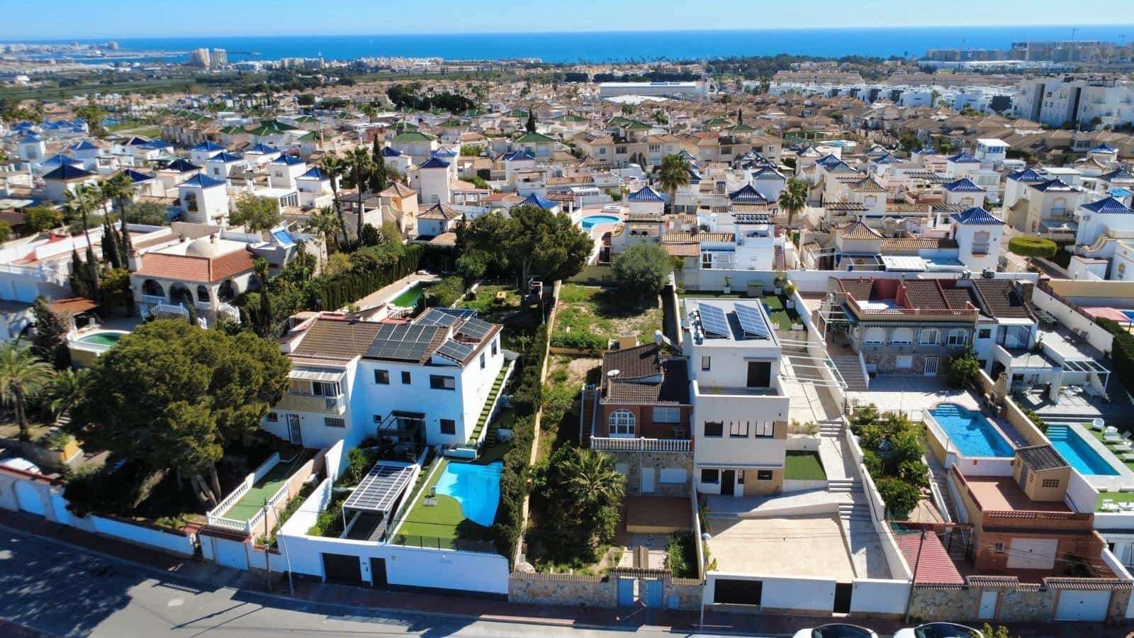 4 soveværelse Villa til salg i Torrevieja - € 289.000 (Ref: 9713232)