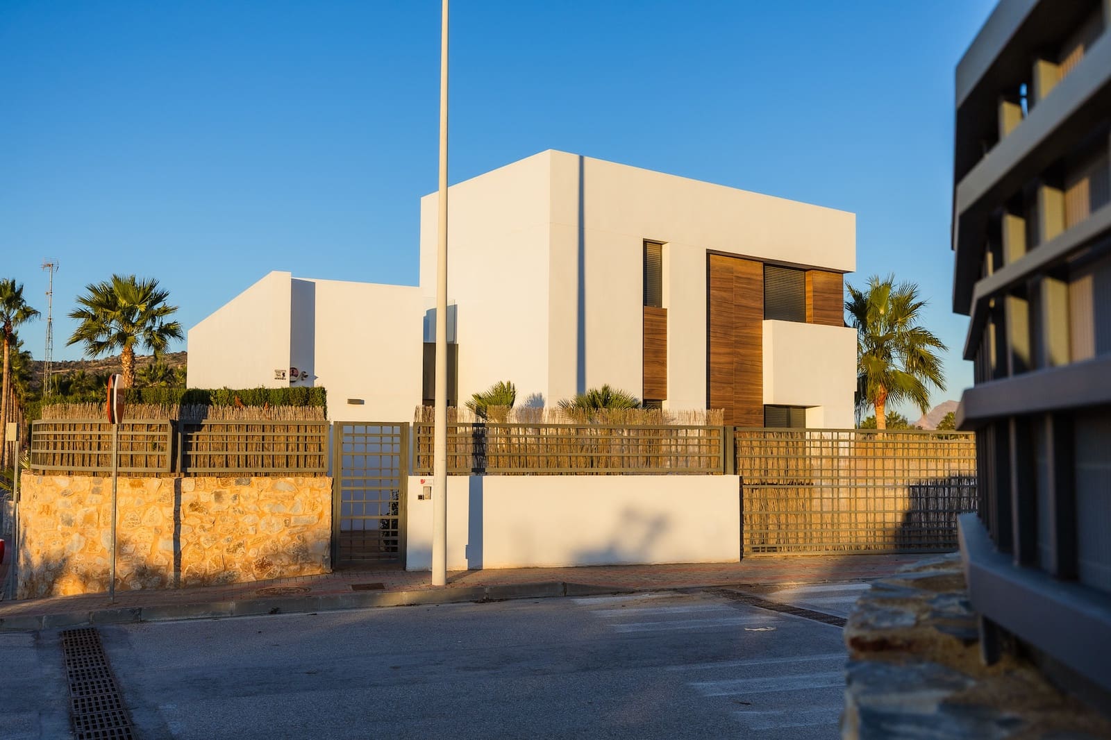 4 bedroom Villa for sale in Algorfa with pool - € 850,000 (Ref: 9719935)