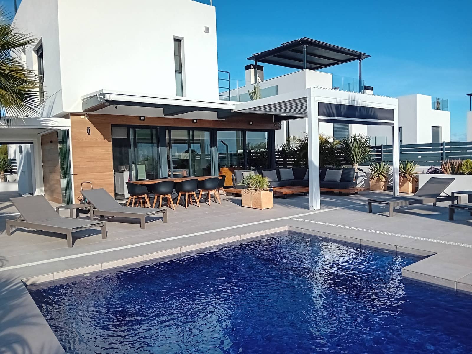 3 bedroom Villa for sale in Algorfa with pool - € 729,000 (Ref: 9719936)