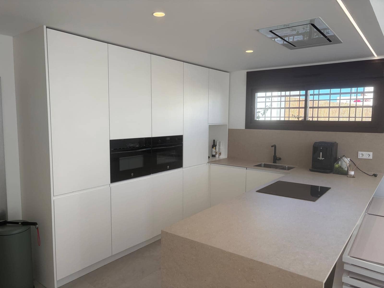 Chalet de 3 habitaciones en Algorfa en venta con piscina garaje - 950.000 € (Ref: 9719937)