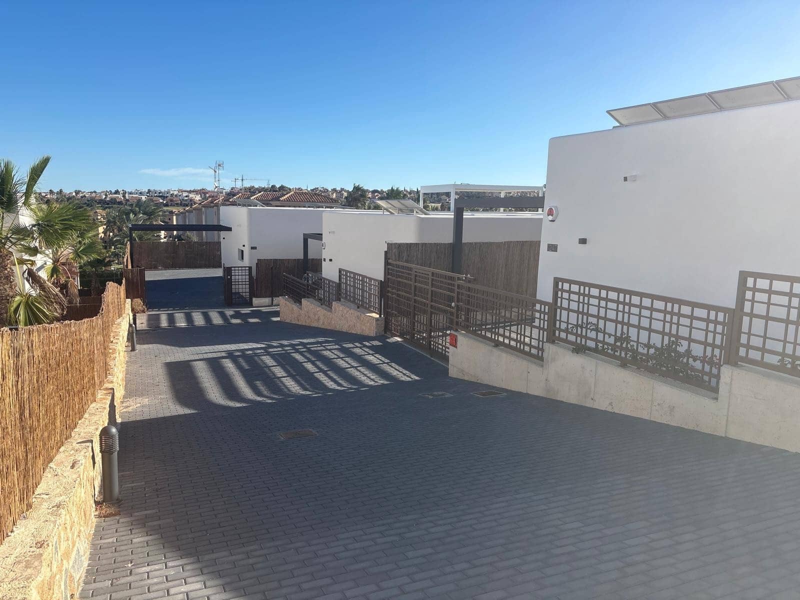 Chalet de 3 habitaciones en Algorfa en venta con piscina garaje - 950.000 € (Ref: 9719937)