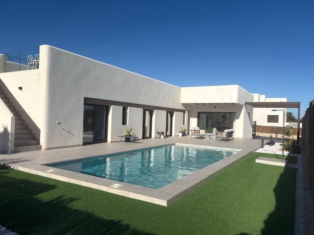 3 sypialnia Willa na sprzedaż w Algorfa z basenem garażem - 825 000 € (Ref: 9719937)