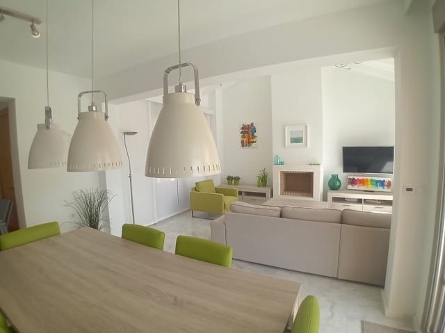 4 bedroom Villa for sale in Algorfa with pool - € 495,000 (Ref: 9719939)