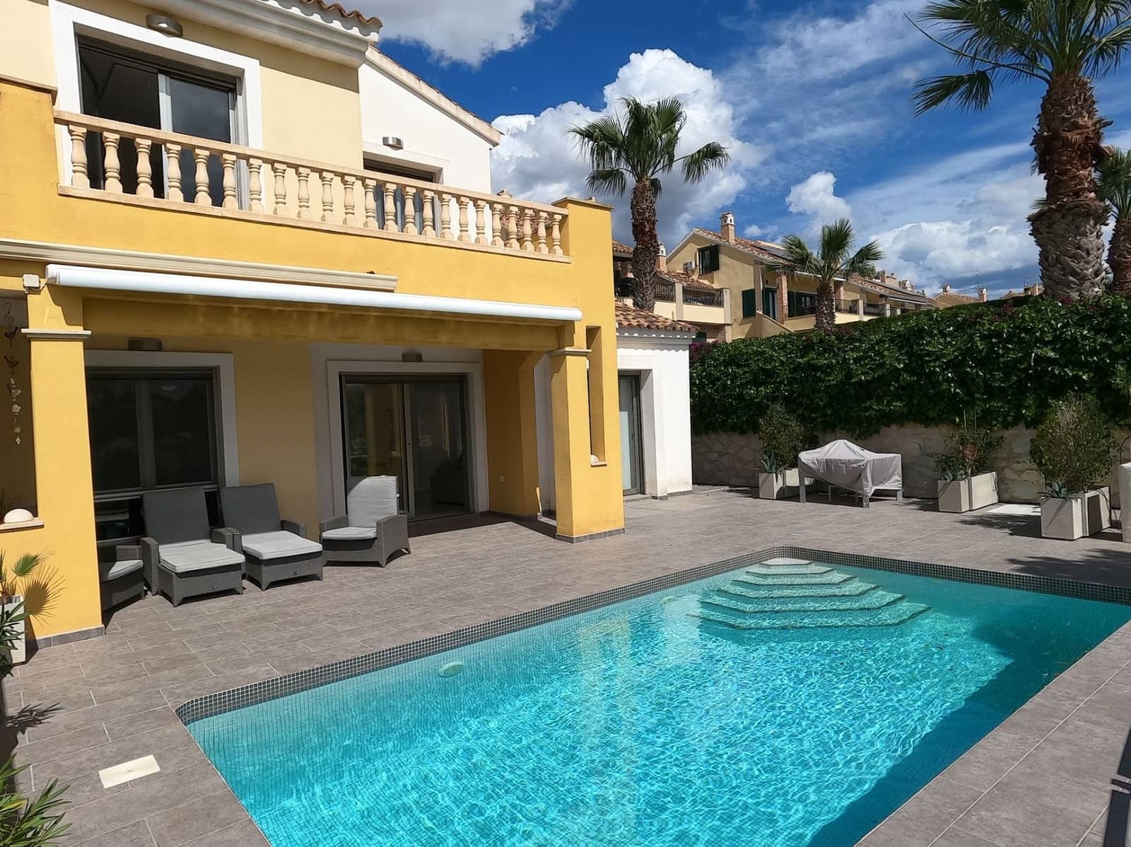 4 bedroom Villa for sale in Algorfa with pool - € 495,000 (Ref: 9719939)