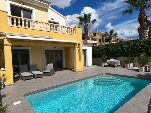 4 bedroom Villa for sale in Algorfa with pool - € 495,000 (Ref: 9719939)