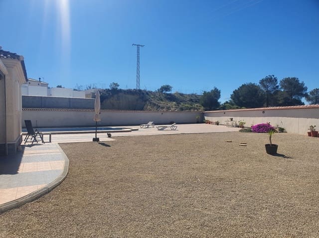 4 bedroom Villa for sale in Algorfa with pool garage - € 495,000 (Ref: 9719945)