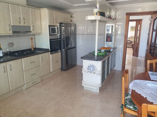 4 bedroom Villa for sale in Algorfa with pool garage - € 495,000 (Ref: 9719945)