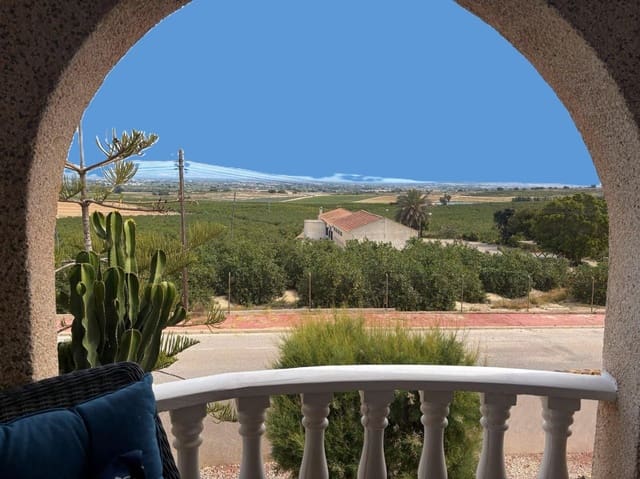 5 soverom Villa til salgs i Almoradí med svømmebasseng garasje - € 685 000 (Ref: 9719952)