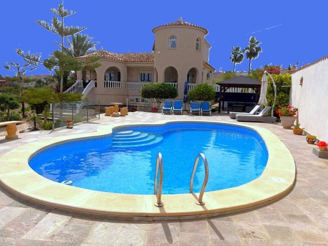 5 soverom Villa til salgs i Almoradí med svømmebasseng garasje - € 685 000 (Ref: 9719952)