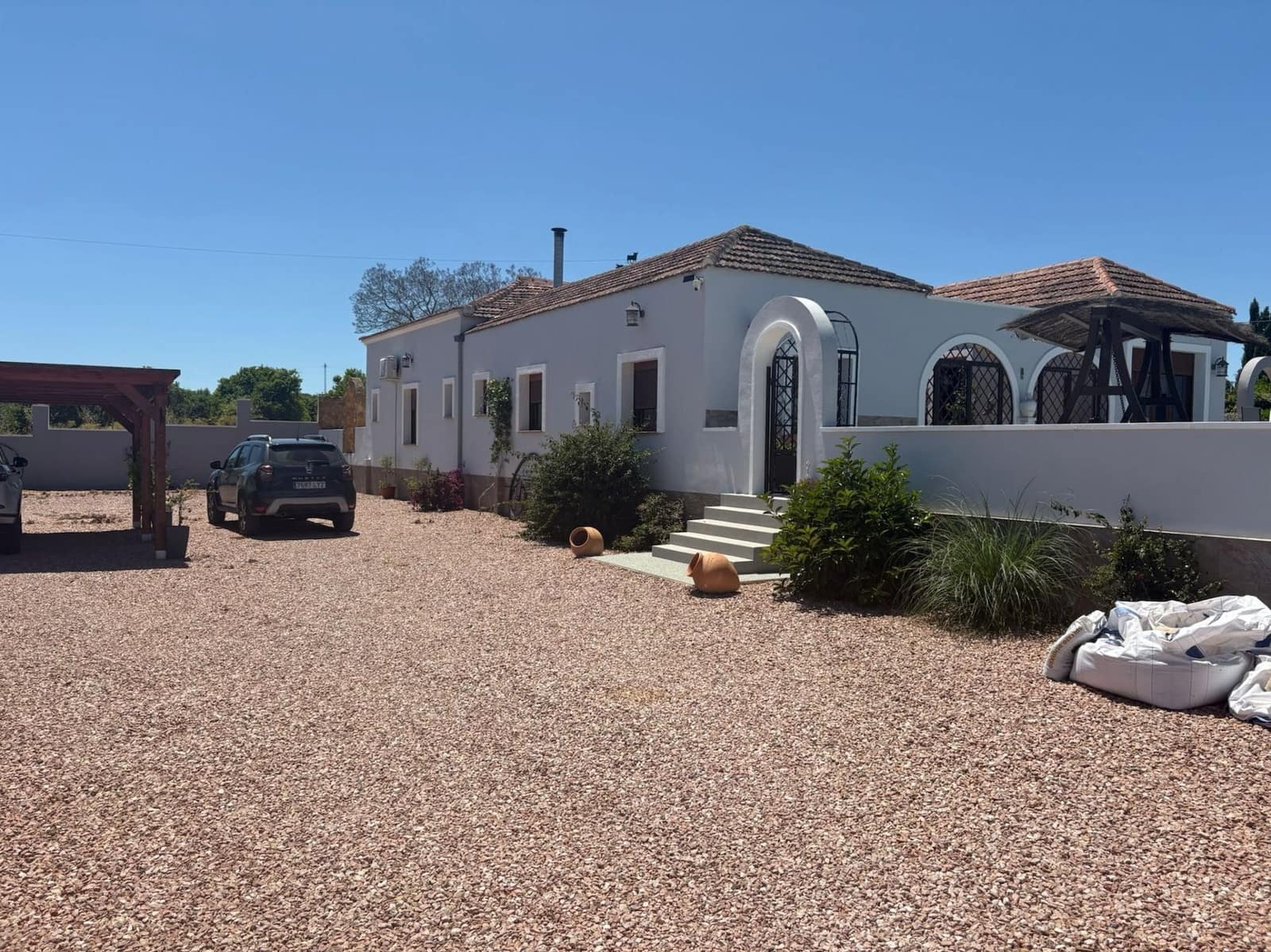 5 bedroom Villa for sale in Jacarilla with pool - € 595,000 (Ref: 9719953)