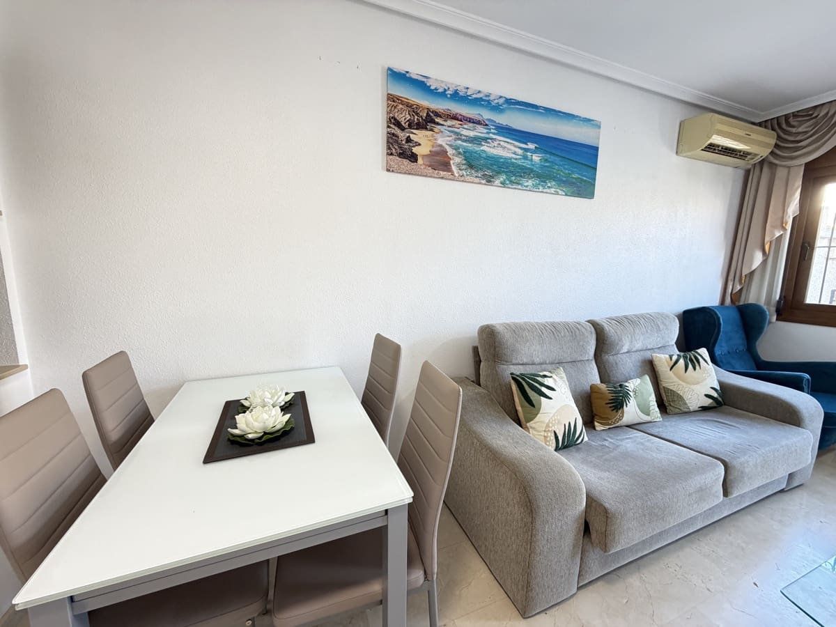 Bungalow de 2 habitaciones en Villamartin en venta con piscina - 199.995 € (Ref: 9730465)