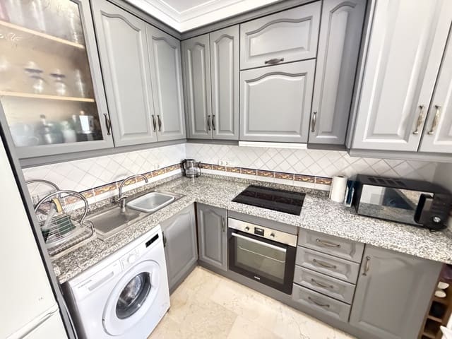 Bungalow de 2 habitaciones en Villamartin, Orihuela en venta con piscina - 199.995 € (Ref: 9730465)