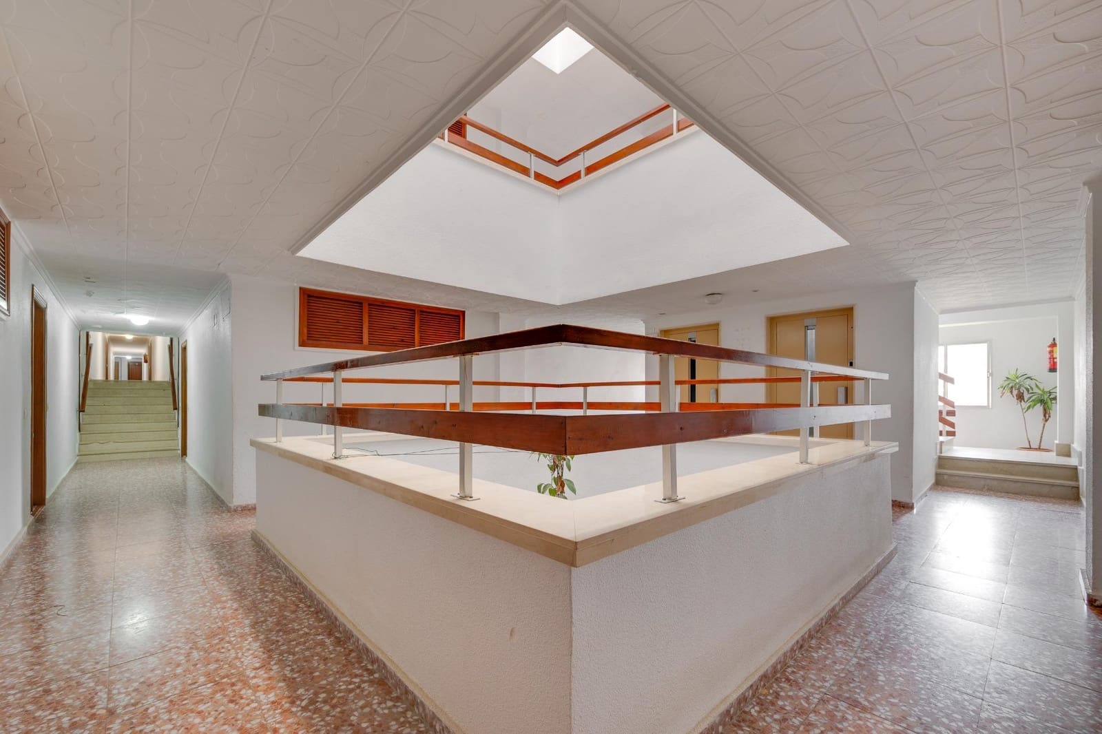 2 slaapkamer Appartement te koop in Torrevieja met zwembad garage - € 179.900 (Ref: 9730469)