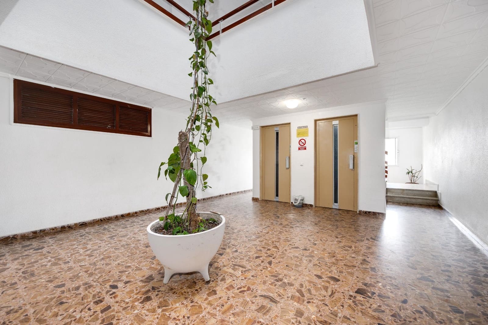 2 slaapkamer Appartement te koop in Torrevieja met zwembad garage - € 179.900 (Ref: 9730469)