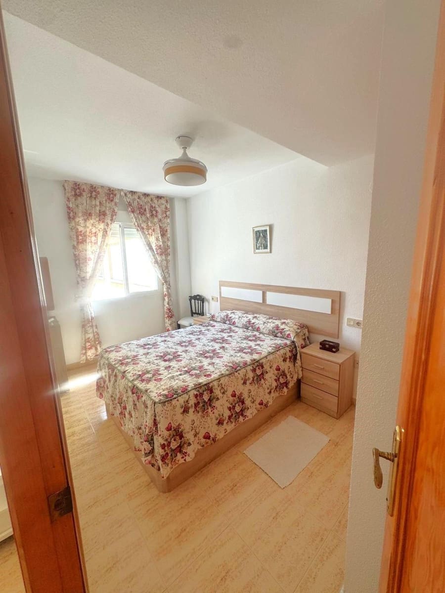 1 bedroom Penthouse for sale in Torrevieja - € 118,000 (Ref: 9730471)