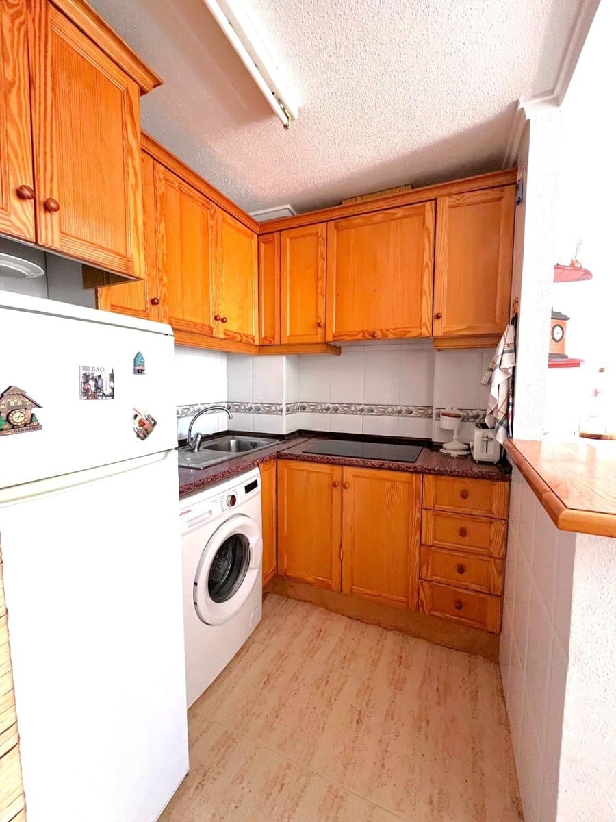 1 bedroom Penthouse for sale in Torrevieja - € 118,000 (Ref: 9730471)