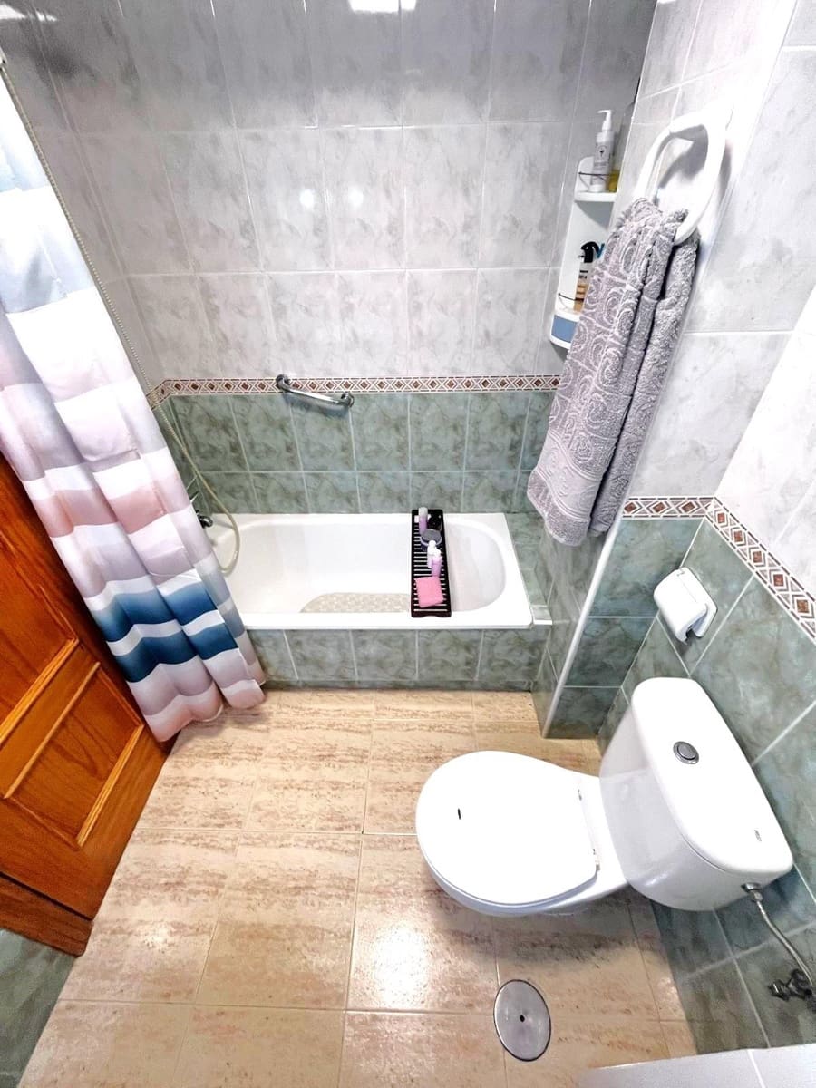 1 bedroom Penthouse for sale in Torrevieja - € 118,000 (Ref: 9730471)