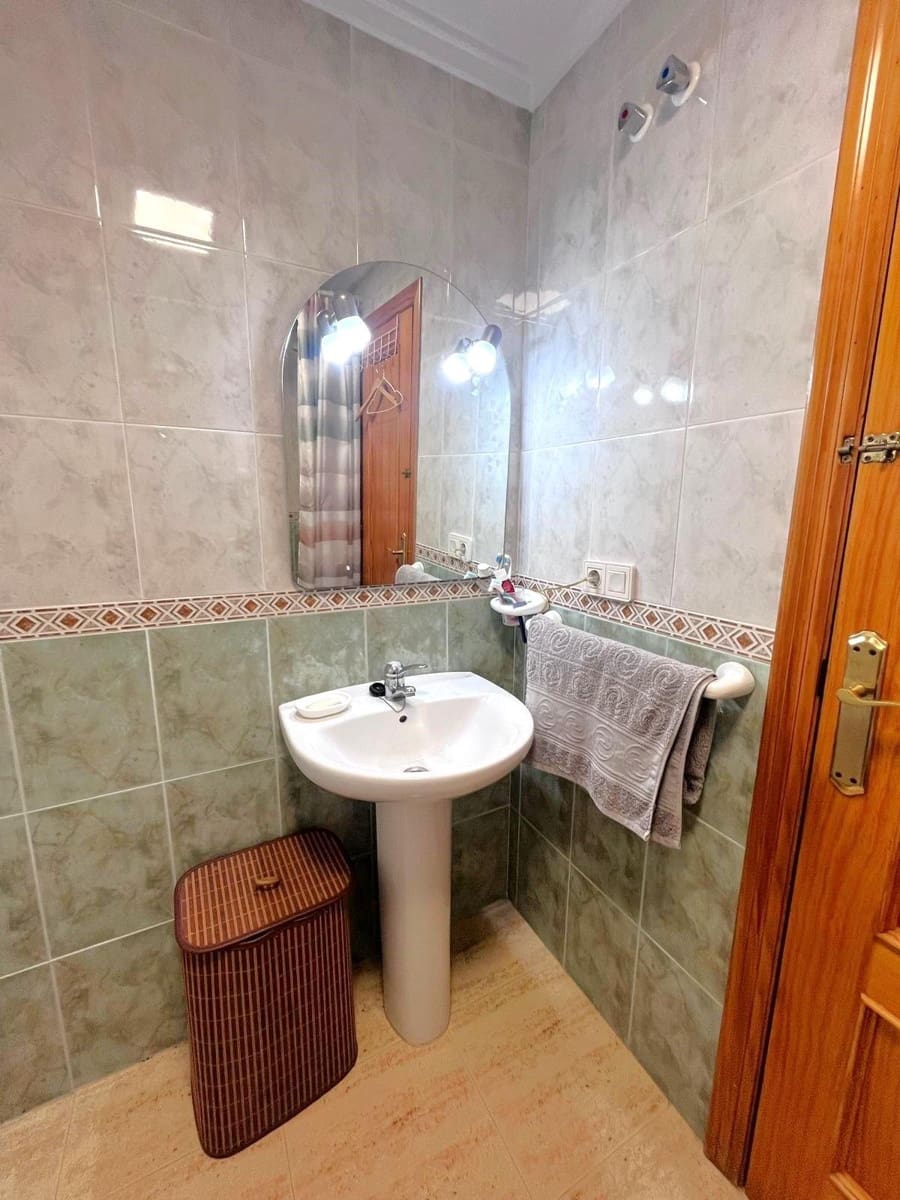 1 bedroom Penthouse for sale in Torrevieja - € 118,000 (Ref: 9730471)