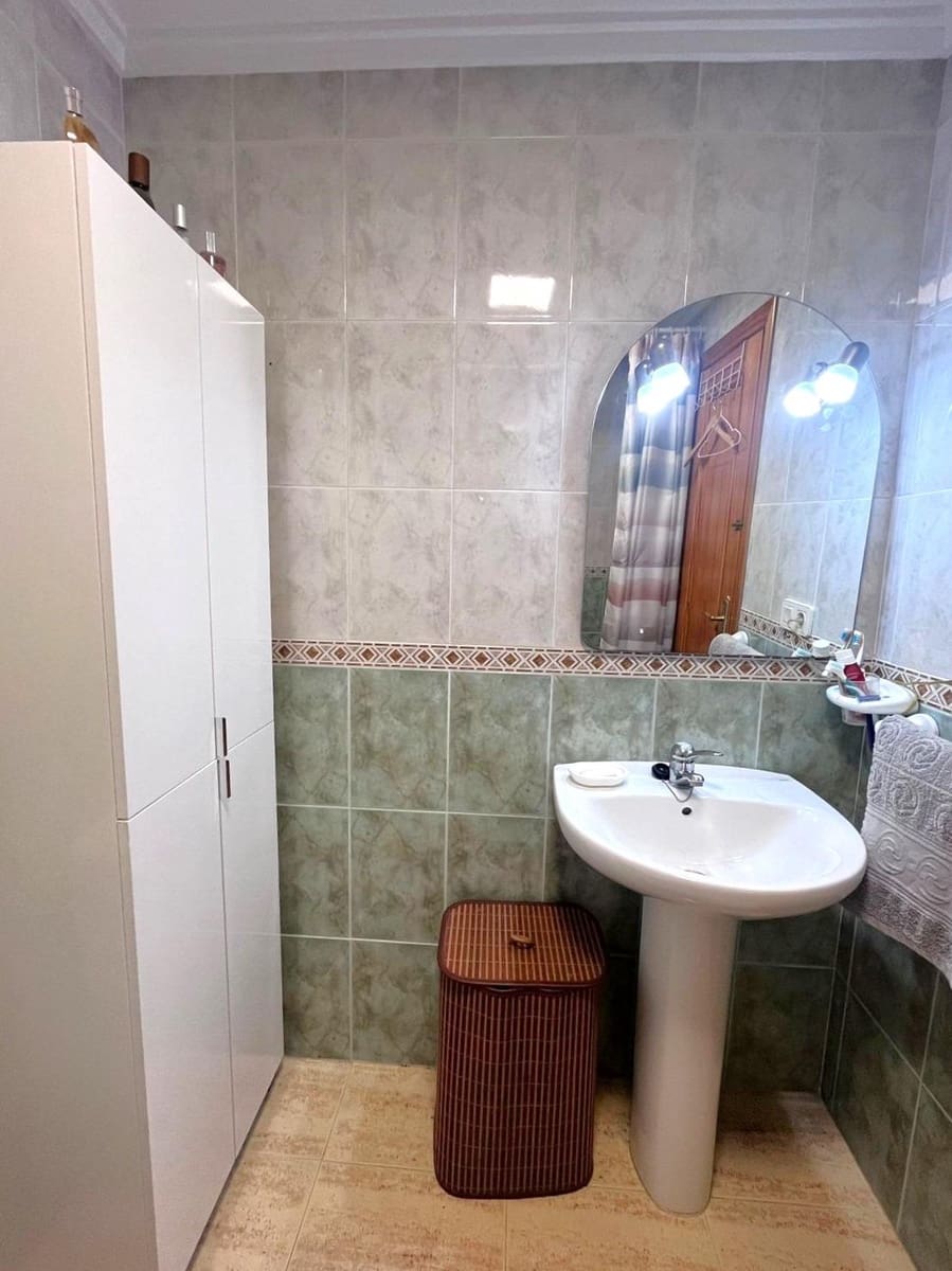 1 bedroom Penthouse for sale in Torrevieja - € 118,000 (Ref: 9730471)