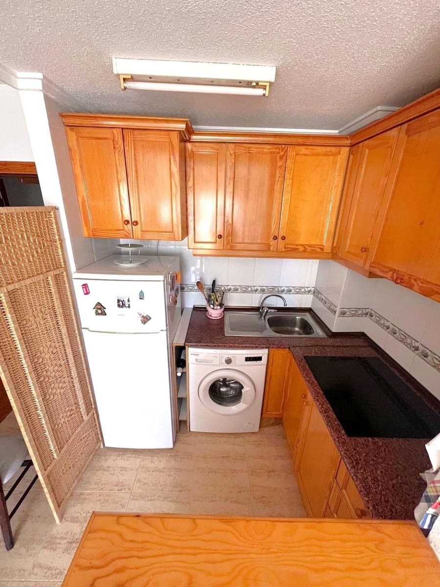 1 bedroom Penthouse for sale in Torrevieja - € 118,000 (Ref: 9730471)