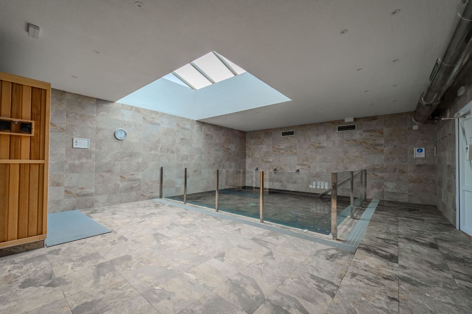 2 quarto Apartamento para venda em El Raso com piscina garagem - 279 950 € (Ref: 9735867)