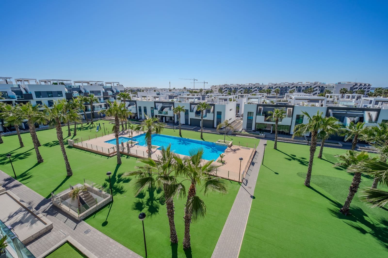 2 quarto Apartamento para venda em El Raso com piscina garagem - 279 950 € (Ref: 9735867)