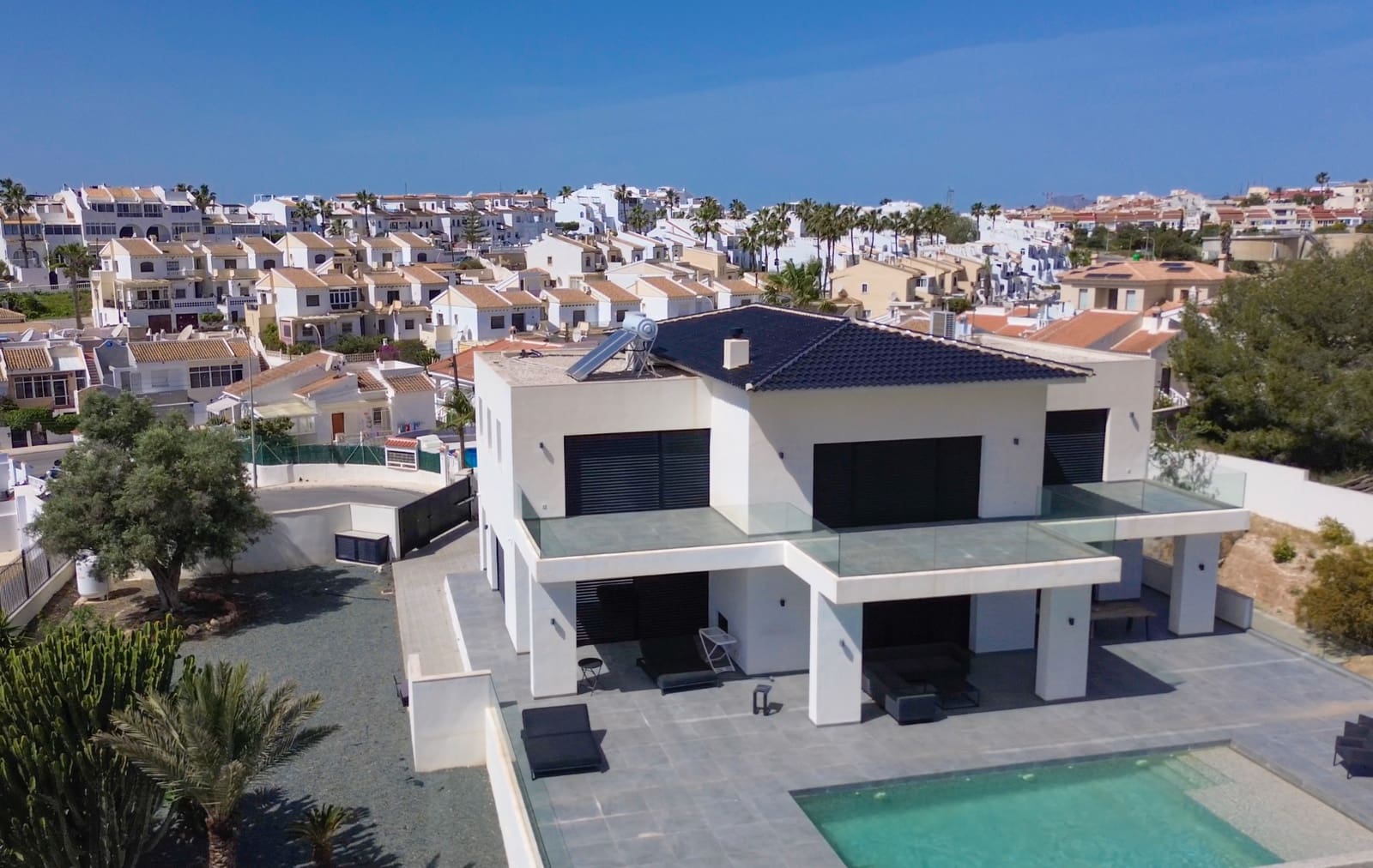 5 soverom Villa til salgs i Ciudad Quesada med svømmebasseng - € 2 300 000 (Ref: 9735868)