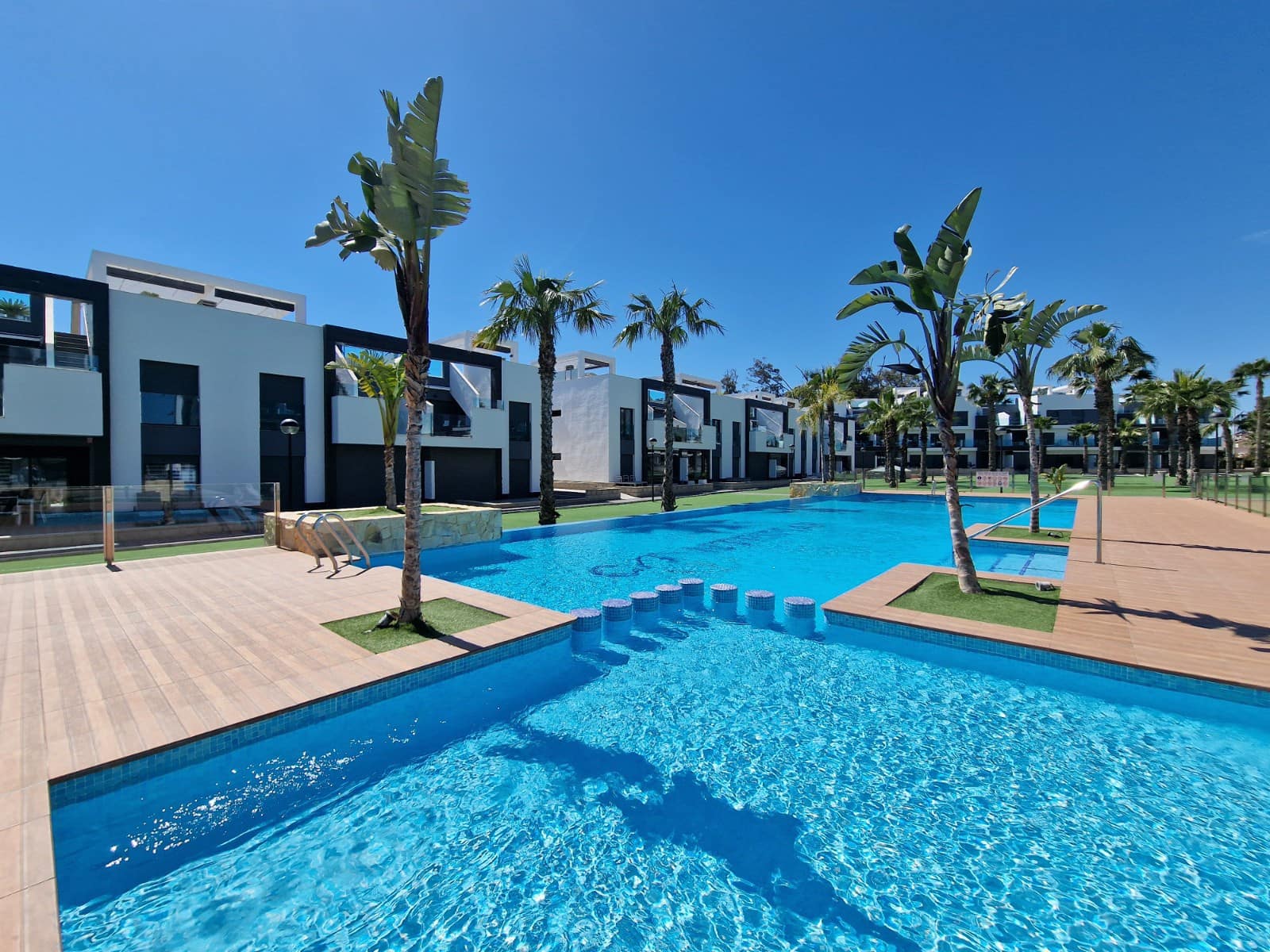 2 slaapkamer Appartement te koop in Guardamar del Segura met zwembad - € 279.995 (Ref: 9735870)