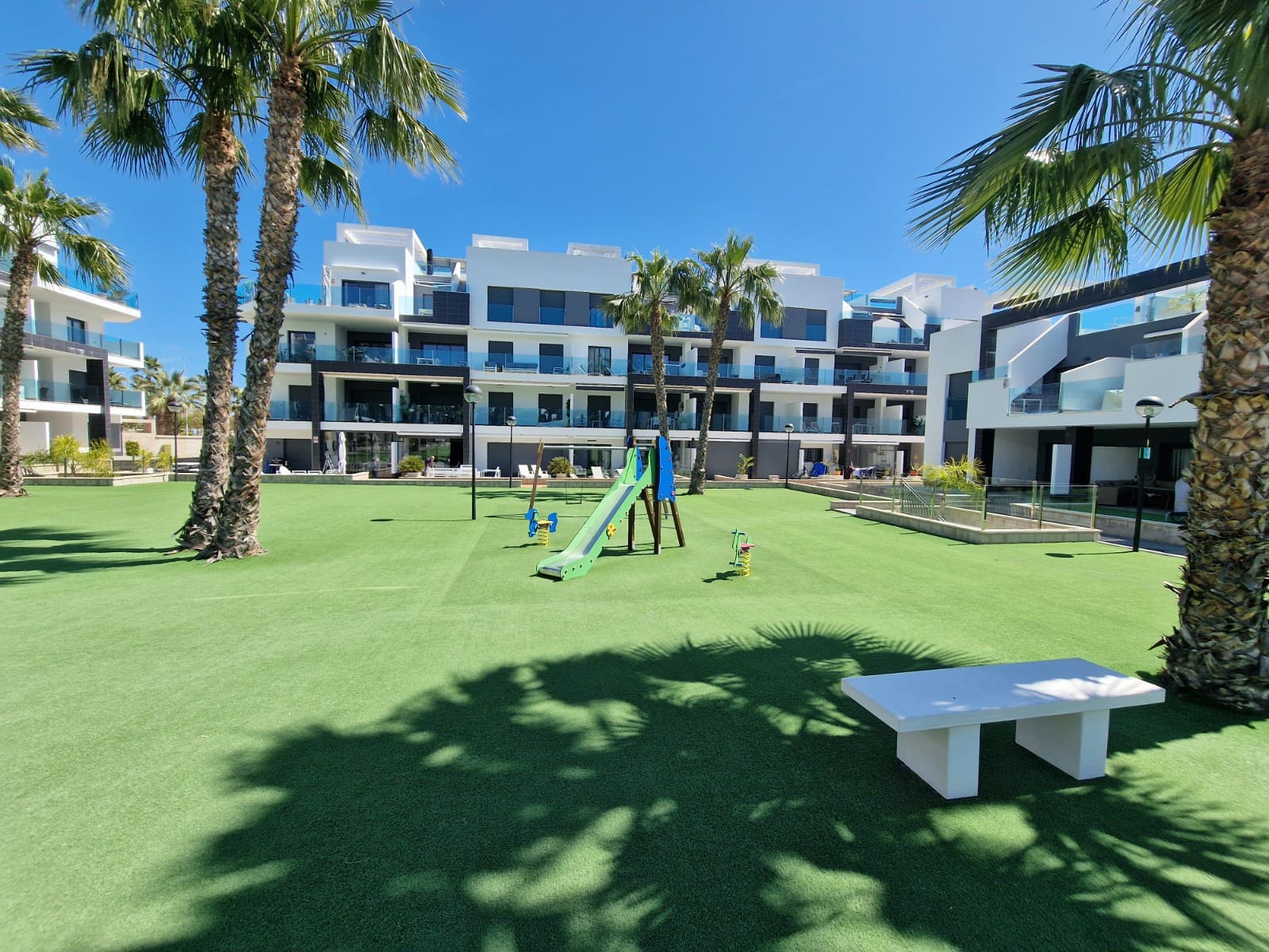 2 slaapkamer Appartement te koop in Guardamar del Segura met zwembad - € 279.995 (Ref: 9735870)