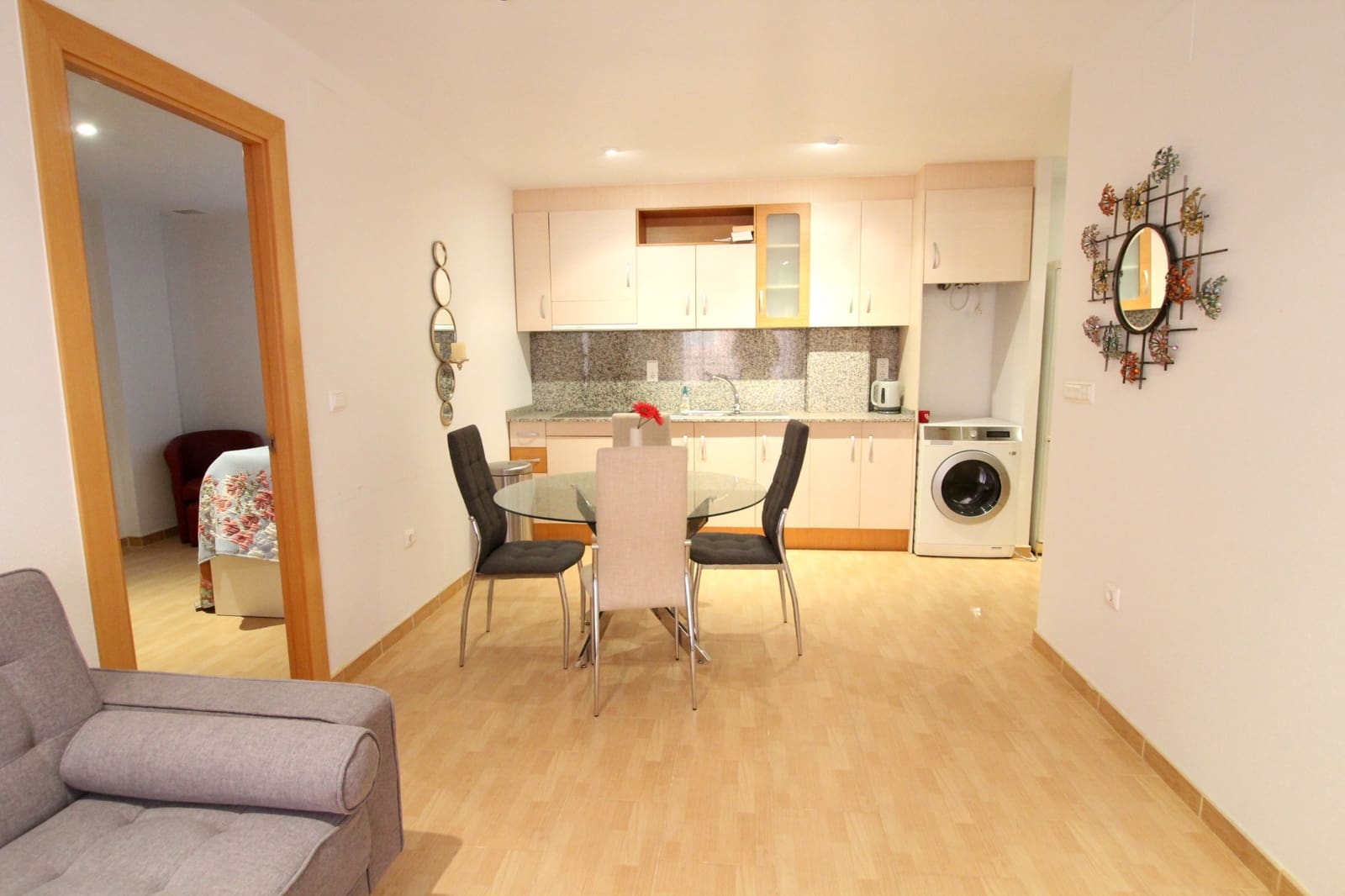 2 bedroom Apartment for sale in Los Palacios - € 94,500 (Ref: 9735871)