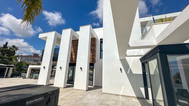 Chalet de 4 habitaciones en Villamartin, Orihuela en venta con piscina - 2.950.000 € (Ref: 9739123)