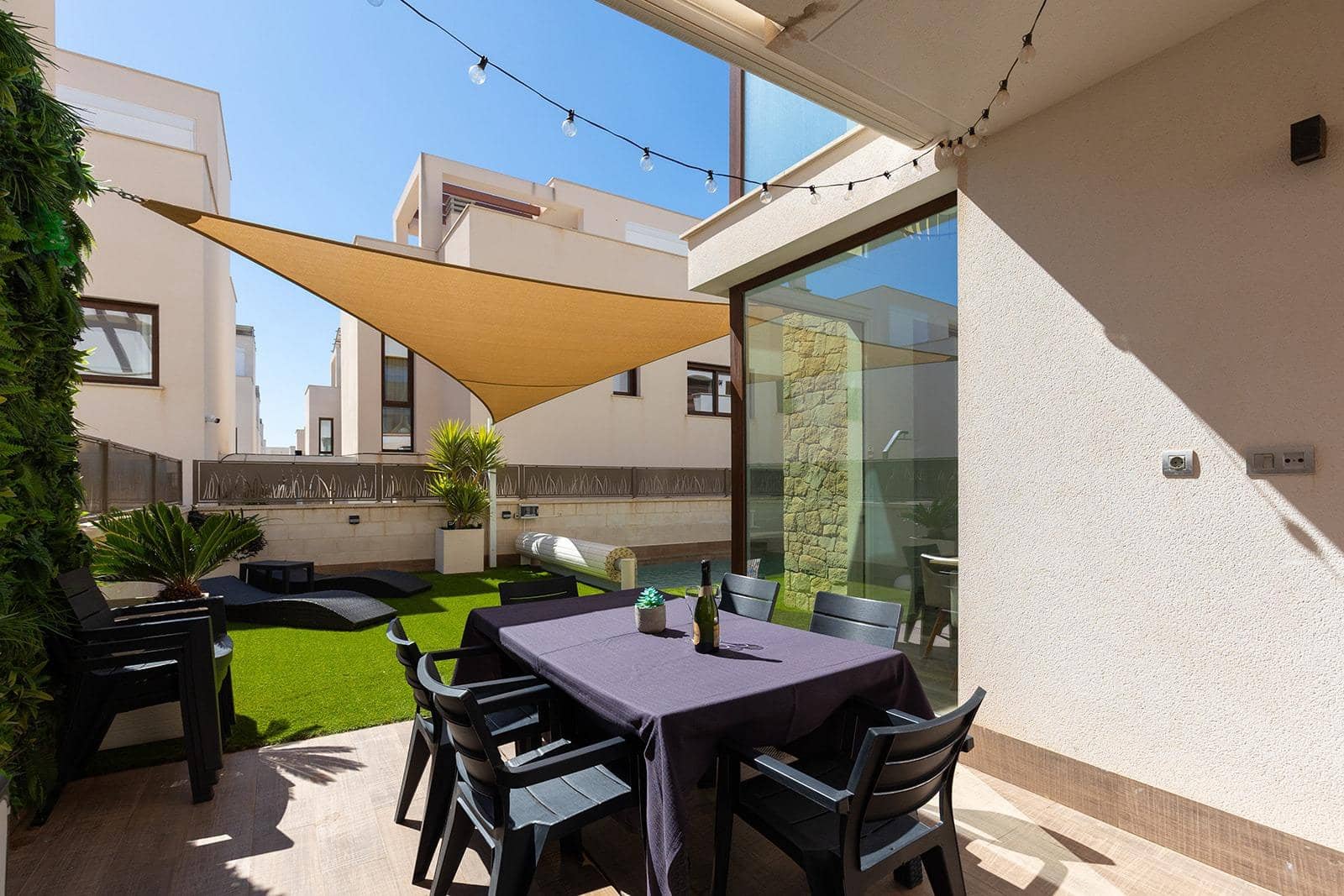 3 bedroom Villa for sale in Rojales with pool - € 470,000 (Ref: 9747073)