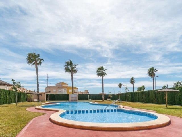2 bedroom Bungalow for sale in Torrevieja with pool - € 168,000 (Ref: 9747076)
