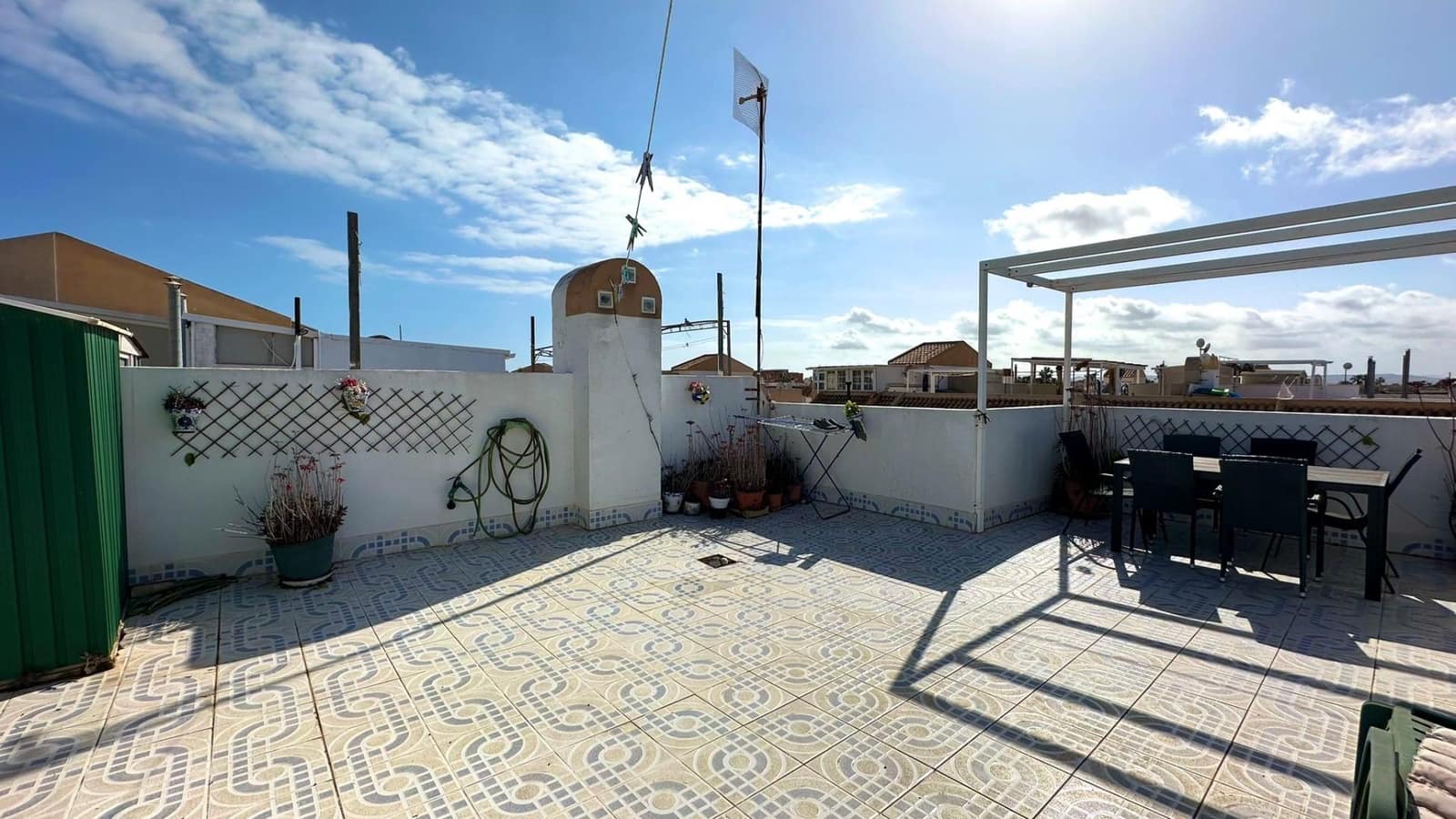 2 Zimmer Bungalow zu verkaufen in Torrevieja mit Pool - 139.900 € (Ref: 9747079)