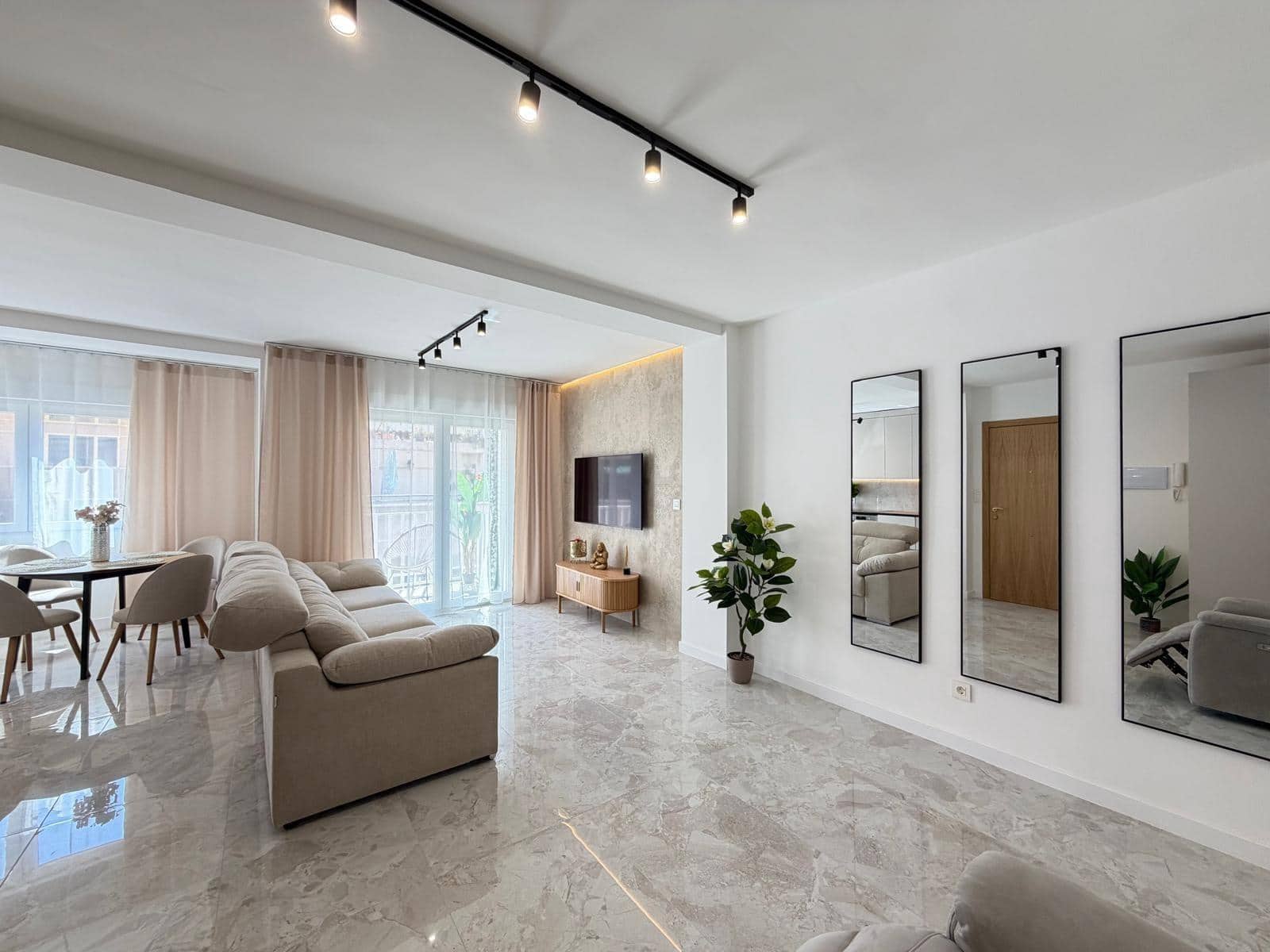 3 bedroom Penthouse for sale in Torrevieja - € 239,000 (Ref: 9747080)