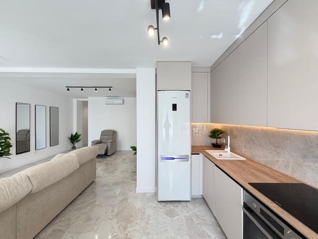 3 bedroom Penthouse for sale in Torrevieja - € 239,000 (Ref: 9747080)