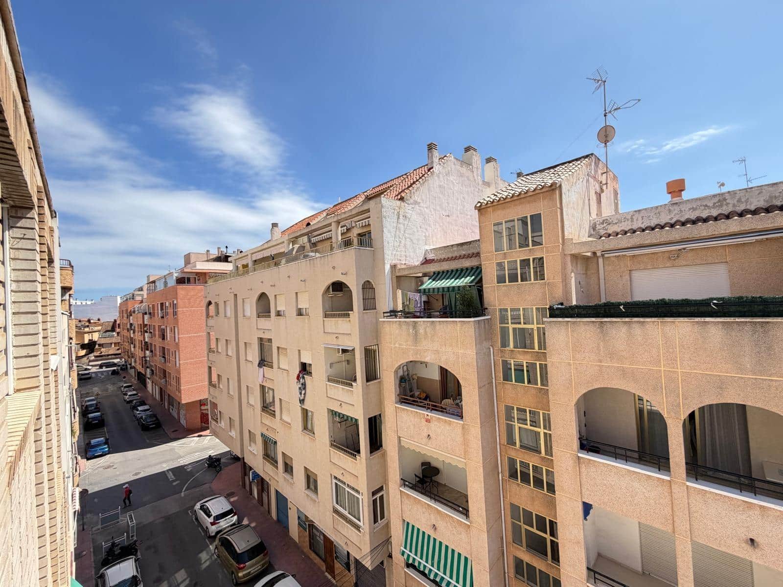 3 bedroom Penthouse for sale in Torrevieja - € 239,000 (Ref: 9747080)