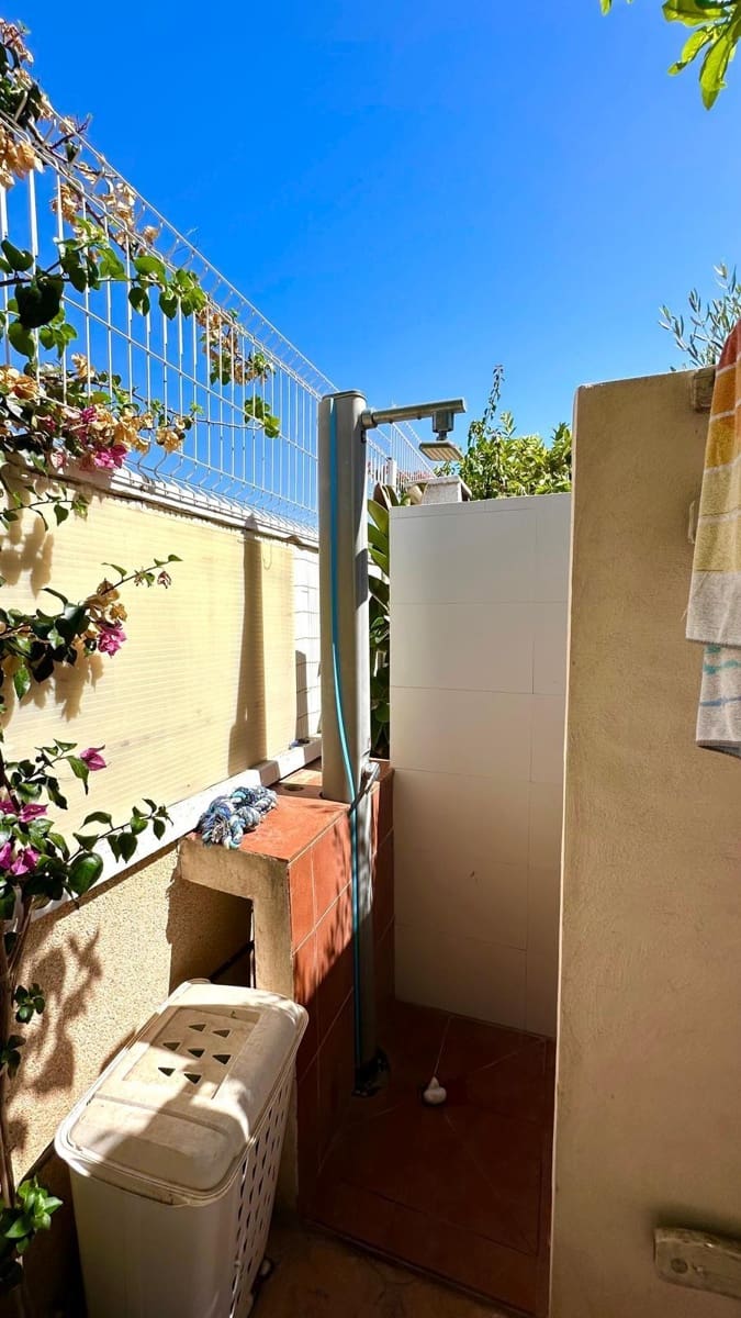 4 makuuhuone Huvila myytävänä paikassa Orihuela Costa mukana uima-altaan - 399 900 € (Ref: 9747081)