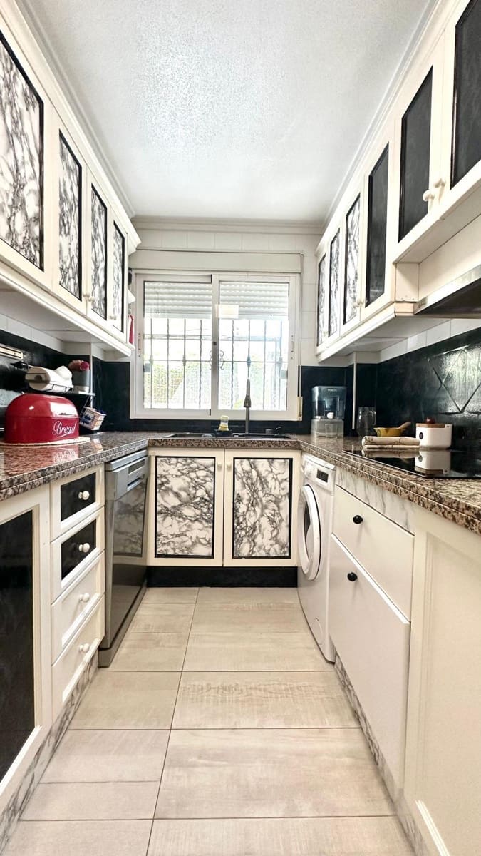 4 makuuhuone Huvila myytävänä paikassa Orihuela Costa mukana uima-altaan - 399 900 € (Ref: 9747081)