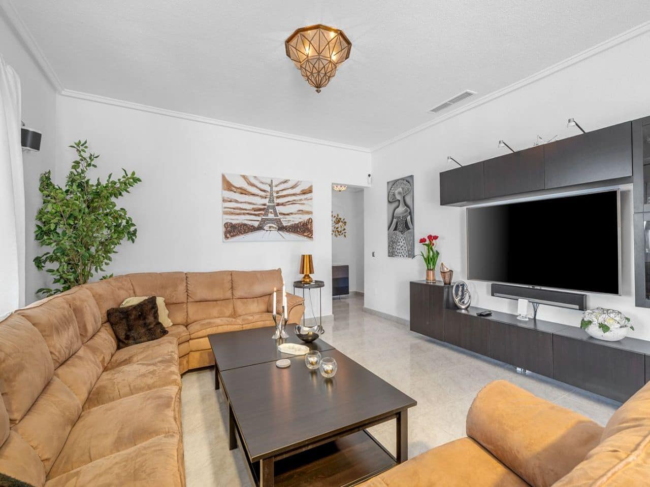 4 bedroom Villa for sale in Rojales with pool garage - € 599,000 (Ref: 9756317)