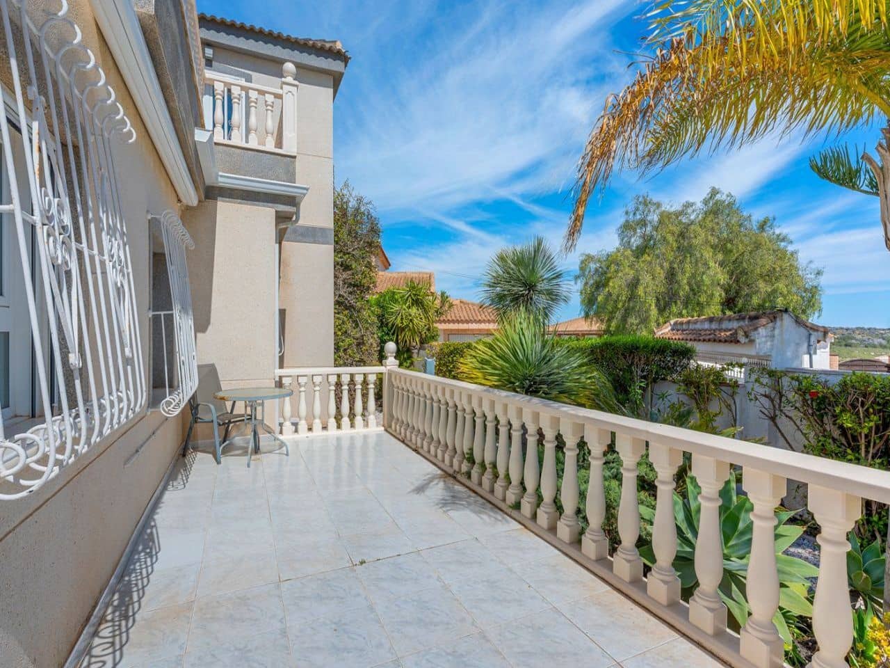 4 bedroom Villa for sale in Rojales with pool garage - € 599,000 (Ref: 9756317)